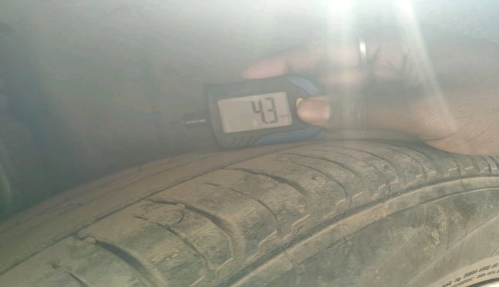 2019 Maruti Ciaz ALPHA  AT 1.5 SHVS PETROL, Petrol, Automatic, 74,664 km, tyre