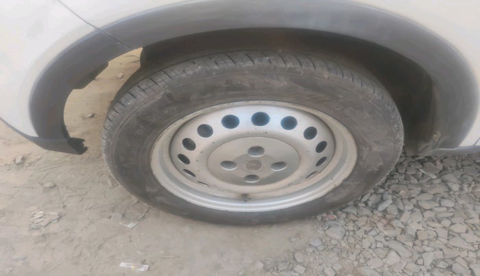 2020 Tata NEXON XE PETROL, Petrol, Manual, 64,596 km, tyre