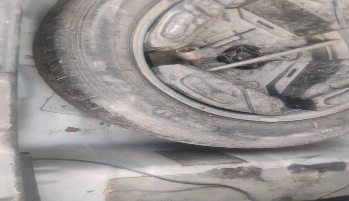 2020 Tata NEXON XE PETROL, Petrol, Manual, 64,596 km, tyre