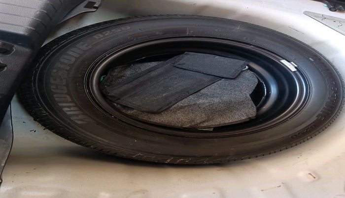 2018 Hyundai Elite i20 ASTA 1.2 (O), Petrol, Manual, 35,068 km, tyre