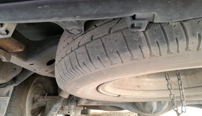 2016 Toyota Innova Crysta 2.4 VX 7 STR, Diesel, Manual, 1,56,066 km, tyre