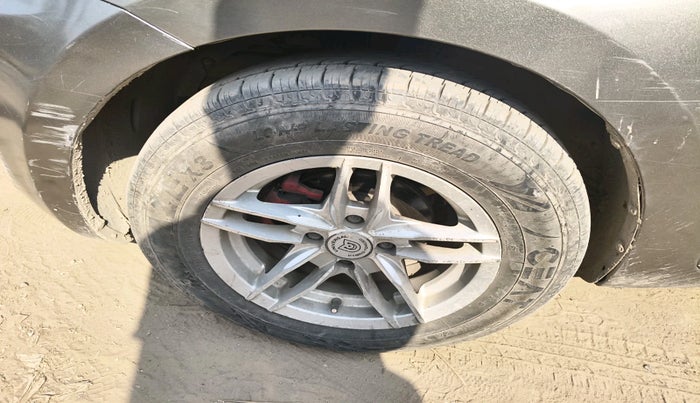 2020 Maruti Swift LXI, CNG, Manual, 42,126 km, tyre