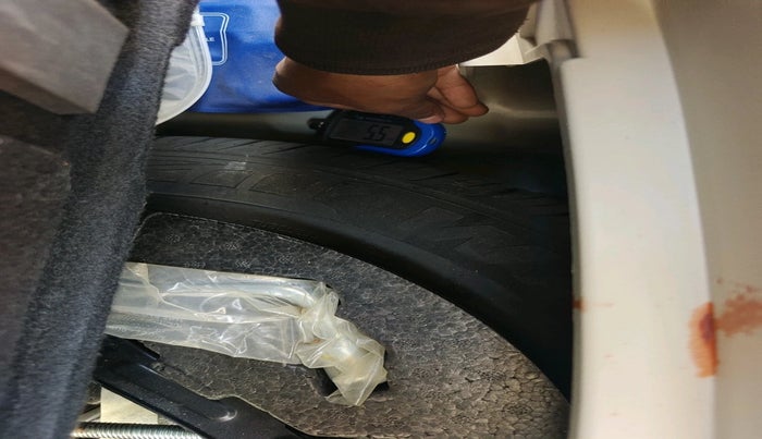 2022 Mahindra XUV300 W8 (O) 1.2 PETROL, Petrol, Manual, 23,983 km, tyre