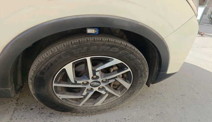 2022 Mahindra XUV300 W8 (O) 1.2 PETROL, Petrol, Manual, 23,983 km, tyre