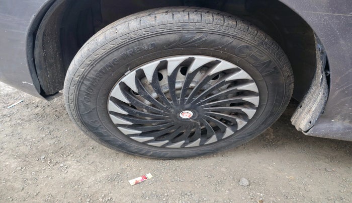 2016 Maruti Wagon R 1.0 LXI CNG, CNG, Manual, 1,37,244 km, tyre