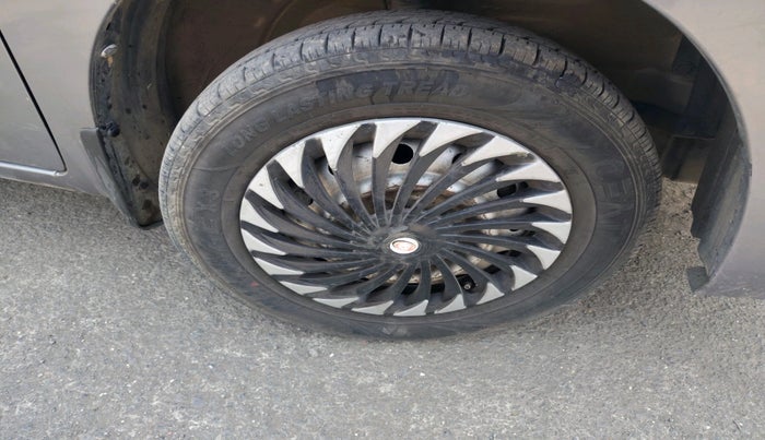 2016 Maruti Wagon R 1.0 LXI CNG, CNG, Manual, 1,37,244 km, tyre