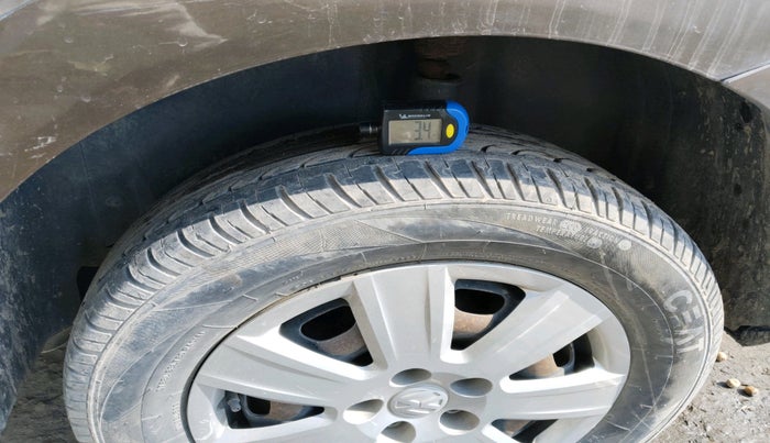 2017 Volkswagen Ameo TRENDLINE 1.5L, Diesel, Manual, 1,61,401 km, tyre