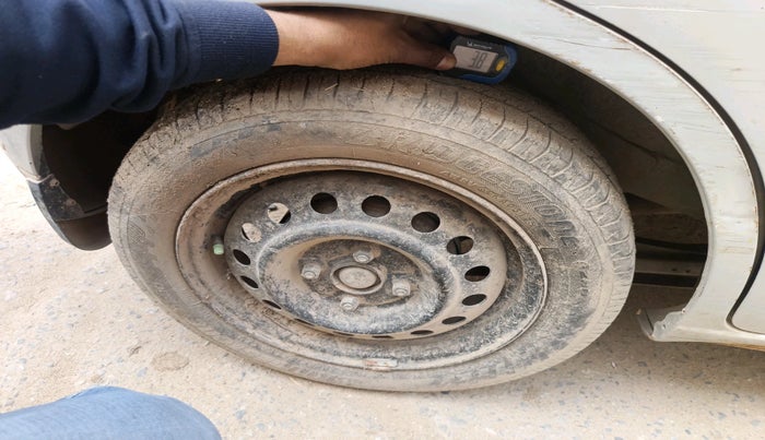 2012 Maruti Wagon R 1.0 VXI, CNG, Manual, 68,748 km, tyre