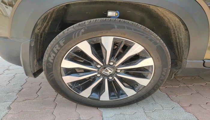 2024 Honda ELEVATE ZX CVT, Petrol, Automatic, 3,557 km, tyre