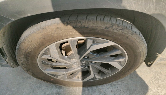 2022 Hyundai Creta SX (O) AT 1.5 DIESEL, Diesel, Automatic, 1,44,863 km, tyre