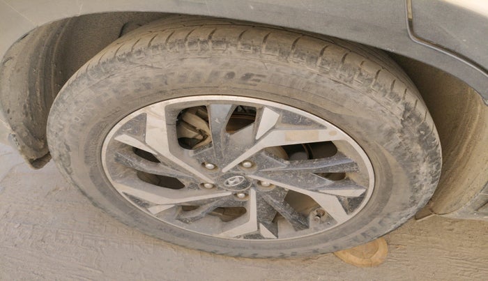 2022 Hyundai Creta SX (O) AT 1.5 DIESEL, Diesel, Automatic, 1,44,863 km, tyre