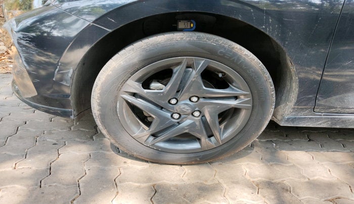 2023 Hyundai NEW I20 Sportz 1.2 IVT, Petrol, Automatic, 26,818 km, tyre