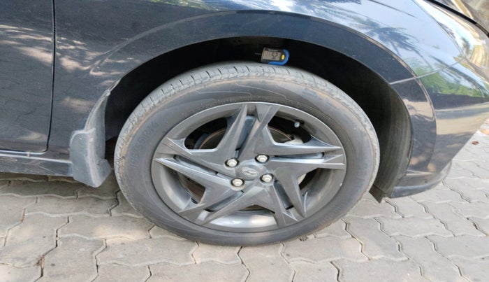 2023 Hyundai NEW I20 Sportz 1.2 IVT, Petrol, Automatic, 26,818 km, tyre