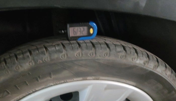 2022 Renault Kwid RXL 1.0 (O), Petrol, Manual, 25,289 km, tyre