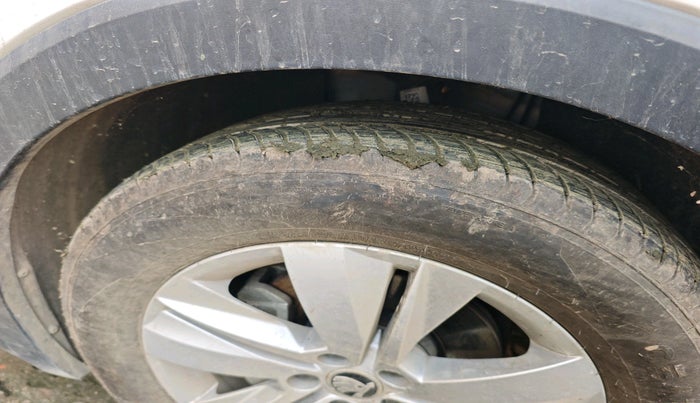 2023 Skoda KUSHAQ AMBITION 1.0L TSI MT, Petrol, Manual, 1,840 km, tyre