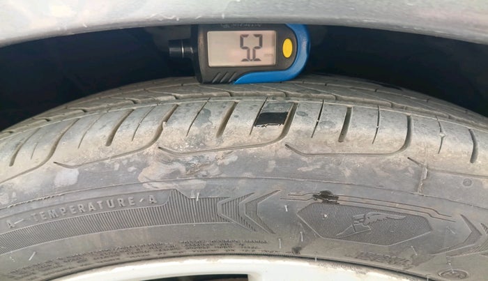 2012 Hyundai Verna FLUIDIC 1.6 VTVT SX AT, Petrol, Automatic, 66,945 km, tyre