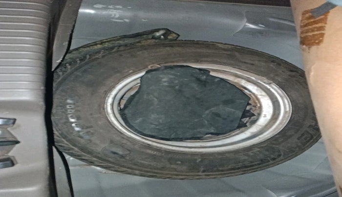 2014 Hyundai i10 MAGNA 1.1, Petrol, Manual, 30,114 km, tyre