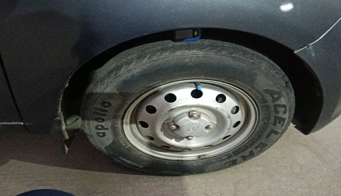 2014 Hyundai i10 MAGNA 1.1, Petrol, Manual, 30,114 km, tyre