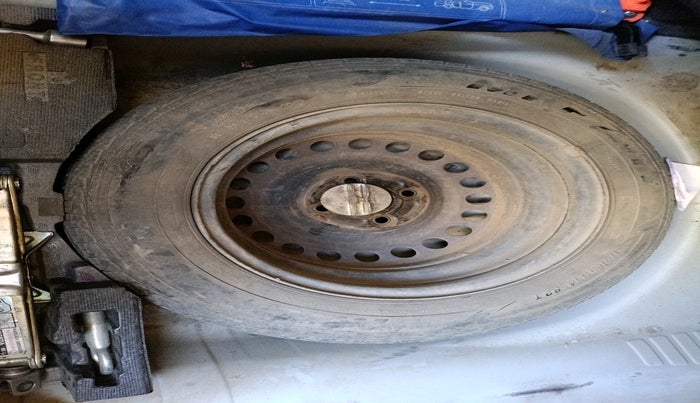 2015 Honda Amaze 1.2L I-VTEC S, Petrol, Manual, 53,000 km, tyre