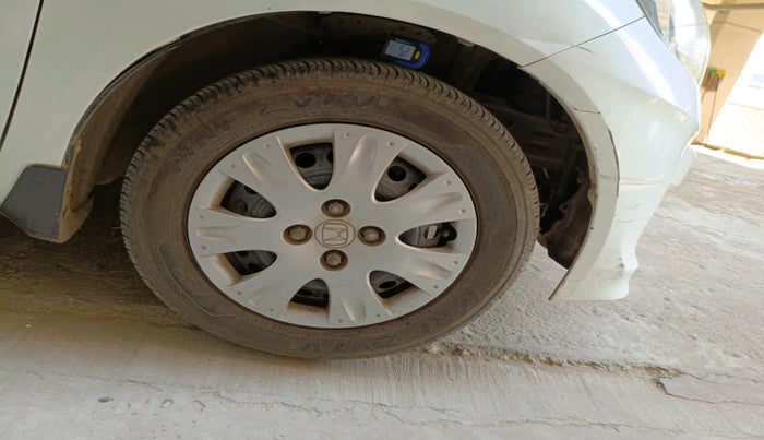 2015 Honda Amaze 1.2L I-VTEC S, Petrol, Manual, 53,000 km, tyre