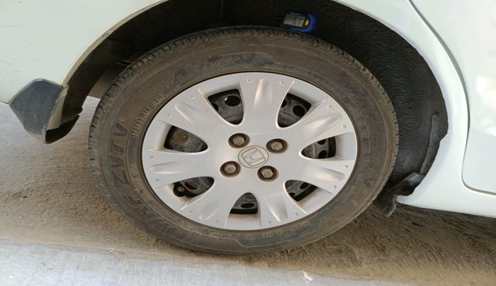 2015 Honda Amaze 1.2L I-VTEC S, Petrol, Manual, 53,000 km, tyre