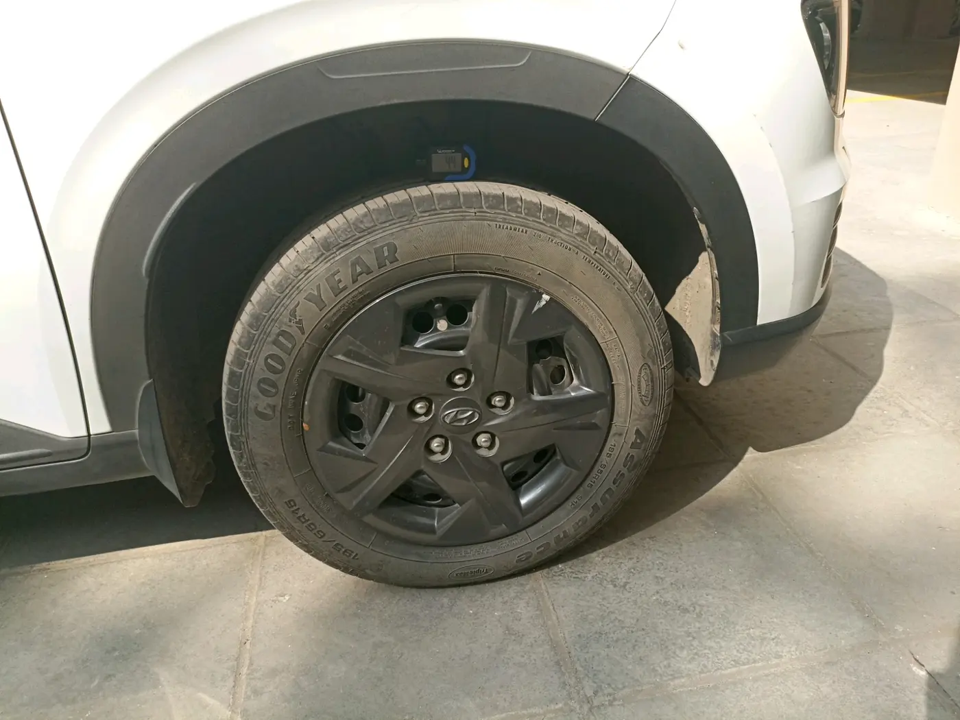 2023 Hyundai VENUE SX 1.2 PETROL, Petrol, Manual, 26,956 km, tyre