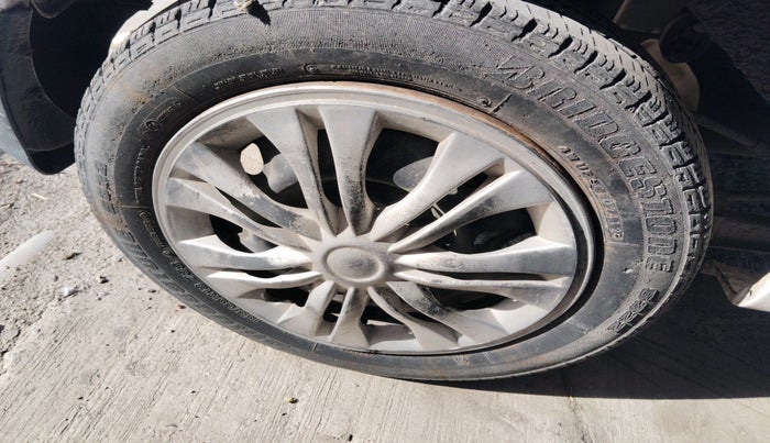 2012 Maruti Zen Estilo VXI, Petrol, Manual, 57,965 km, tyre