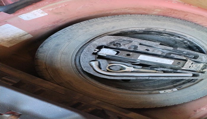 2012 Volkswagen Polo COMFORTLINE 1.2L PETROL, Petrol, Manual, 1,00,972 km, tyre