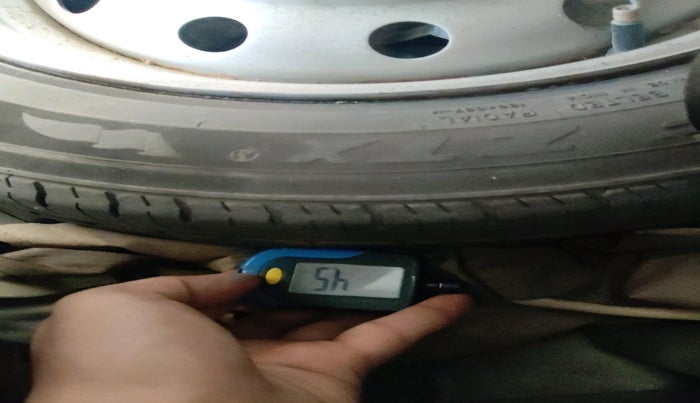 2017 Maruti Wagon R 1.0 LXI CNG, CNG, Manual, 1,50,887 km, tyre