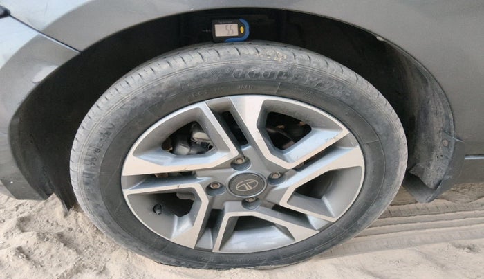 2022 Tata TIGOR XZ PLUS PETROL, Petrol, Manual, 28,900 km, tyre