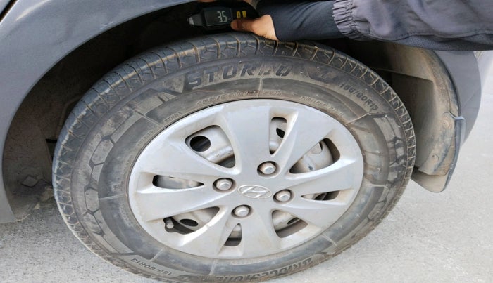 2011 Hyundai i10 SPORTZ 1.2, Petrol, Manual, 1,45,360 km, tyre