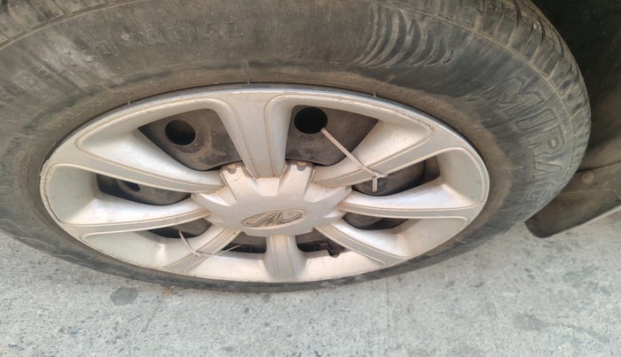 2013 Mahindra E2O T2, Electric, Automatic, 57,379 km, tyre