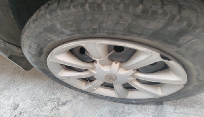 2013 Mahindra E2O T2, Electric, Automatic, 57,379 km, tyre