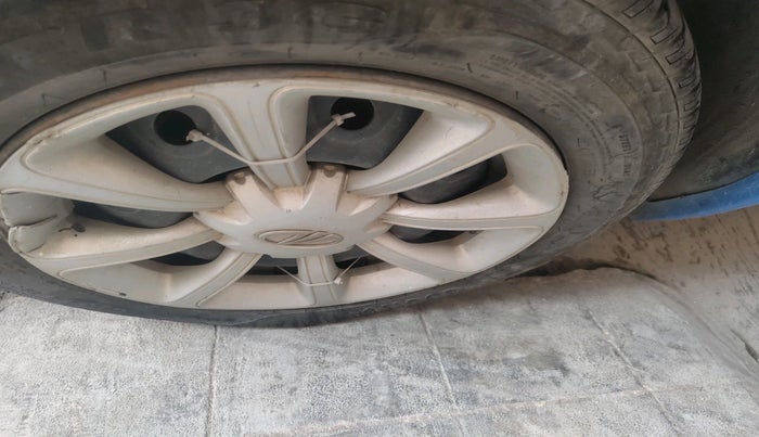 2013 Mahindra E2O T2, Electric, Automatic, 57,379 km, tyre