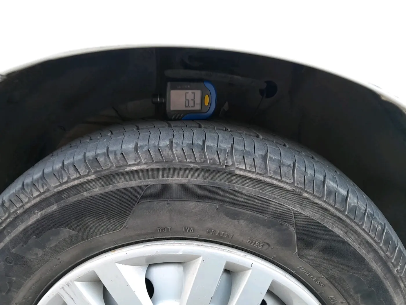 2022 Maruti Dzire LXI, Petrol, Manual, 65,563 km, tyre