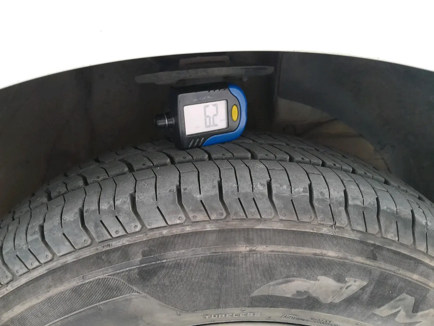 2022 Maruti Dzire LXI, Petrol, Manual, 65,563 km, tyre
