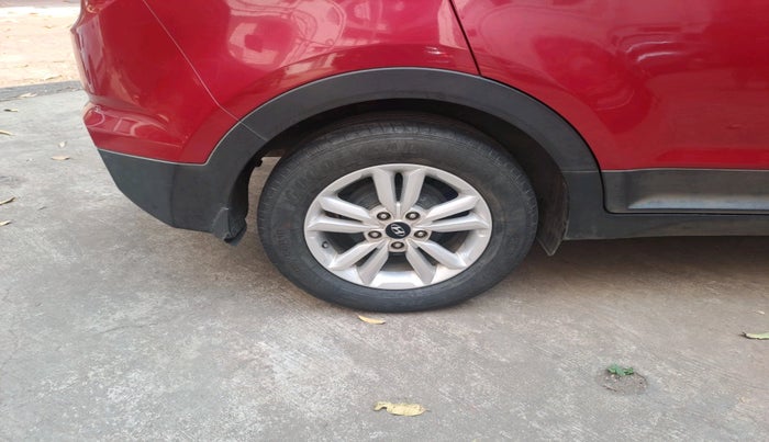 2016 Hyundai Creta SX PLUS 1.6 PETROL, Petrol, Manual, 39,575 km, tyre