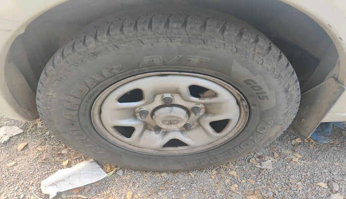 2013 Tata Aria PLEASURE 4X4, Diesel, Manual, 1,05,666 km, tyre