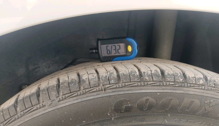 2015 Ford Figo Aspire TREND 1.2 PETROL, Petrol, Manual, 43,478 km, tyre