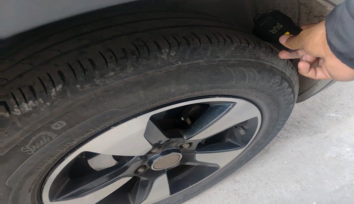 2018 Tata NEXON XZA PLUS DIESEL, Diesel, Automatic, 1,21,830 km, tyre