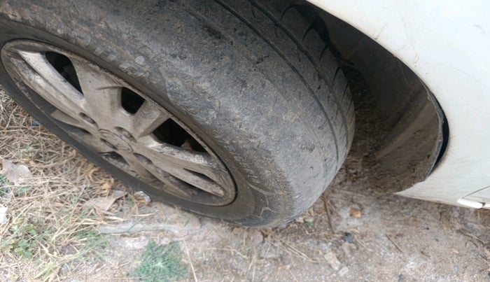 2013 Honda Amaze 1.5L I-DTEC VX, Diesel, Manual, 3,28,970 km, tyre