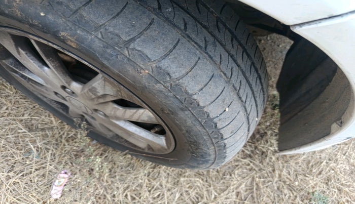 2013 Honda Amaze 1.5L I-DTEC VX, Diesel, Manual, 3,28,970 km, tyre