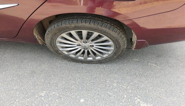 2017 Maruti Ciaz ALPHA 1.4 PETROL, CNG, Manual, 1,11,339 km, tyre