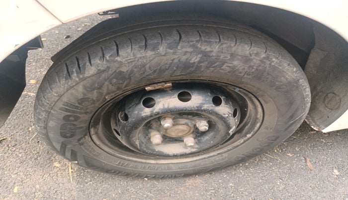 2015 Hyundai Eon D-LITE+, Petrol, Manual, 1,10,259 km, tyre