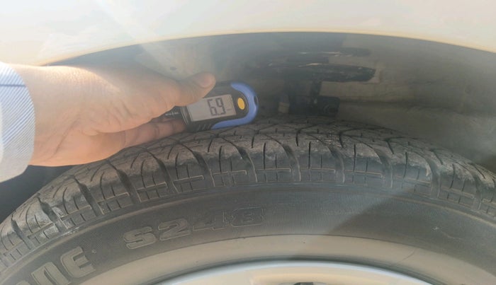 2016 Maruti Swift LXI (O), Petrol, Manual, 11,532 km, tyre