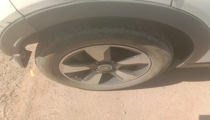 2019 Tata NEXON XZ PLUS PETROL DUAL TONE, Petrol, Manual, 1,14,887 km, tyre