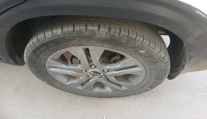 2020 KIA SELTOS HTX IVT 1.5 PETROL, Petrol, Automatic, 1,49,785 km, tyre