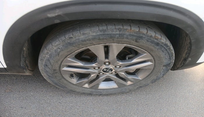 2020 KIA SELTOS HTX IVT 1.5 PETROL, Petrol, Automatic, 1,49,785 km, tyre