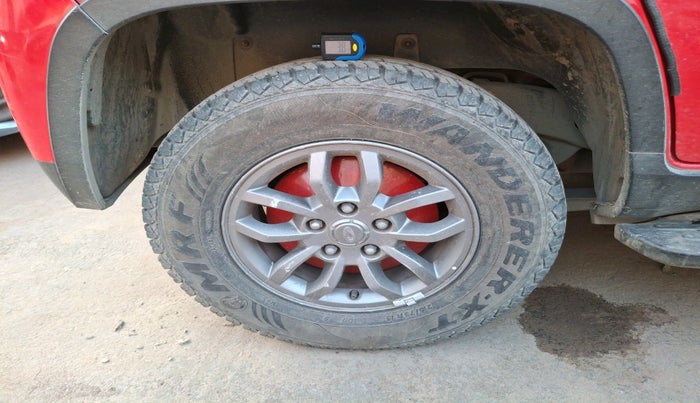 2019 Mahindra TUV300 T10 DUAL TONE, Diesel, Manual, 63,966 km, tyre