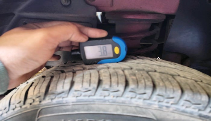 2015 Tata Nano TWIST XTA, Petrol, Automatic, 67,650 km, tyre